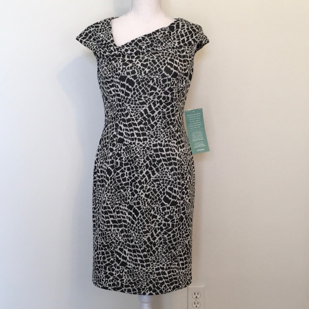 Jones Wear Animal Print Sleeveless Mini Dress Sz 4